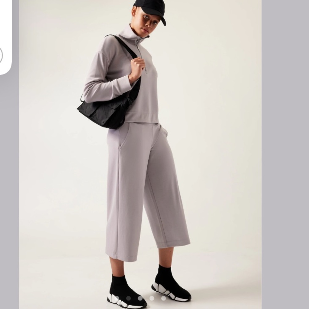 Athleta Seasoft Wide Crop Pant size L nwot